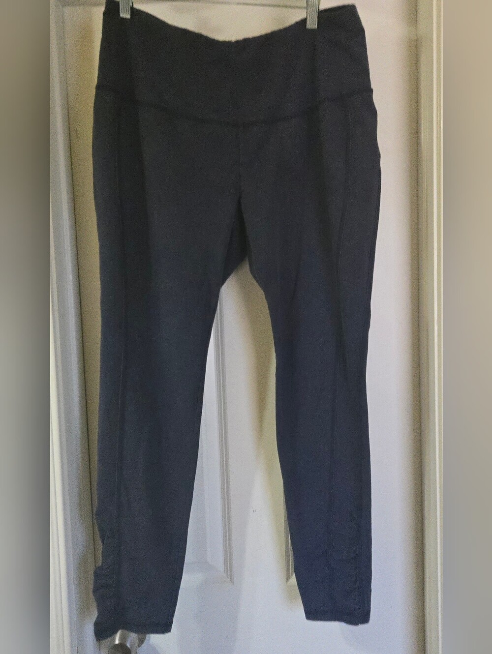 Chico's Zenergy Women's Leggings with Front Seam and Ruched Ankle Navy Blue 2=12